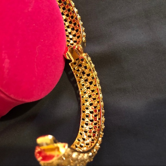 ❌SOLD❌14k Gold Plated Barrel Design Bangle - Picture 8 of 8